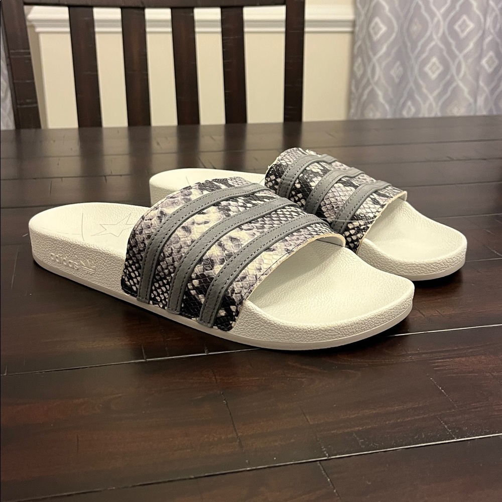 Adidas Adilette EH0166 Snakeskin Shoes Slides Sandals pool beach Mens Size 10